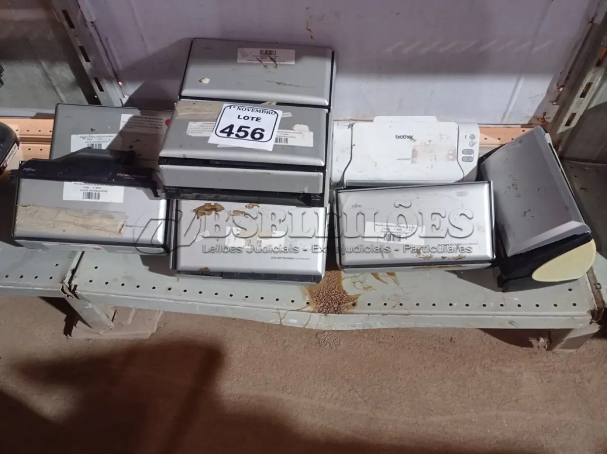 LOTE 456 - 09 SCANNERS MARCAS FUJITSU. (NO ESTADO) ATENÇÃO! FAZER A VISITAÇÃO ANTES DE ARREMATAR, NÃO SABEMOS SE FUNCIONA. LEILÃO NÃO TEM GARANTIA E NEM DEVOLUÇÃO, SUJEITO A POSSÍVEIS AVARIAS VISÍVEIS/OCULTAS E/OU AUSÊNCIA DE COMPONENTES.