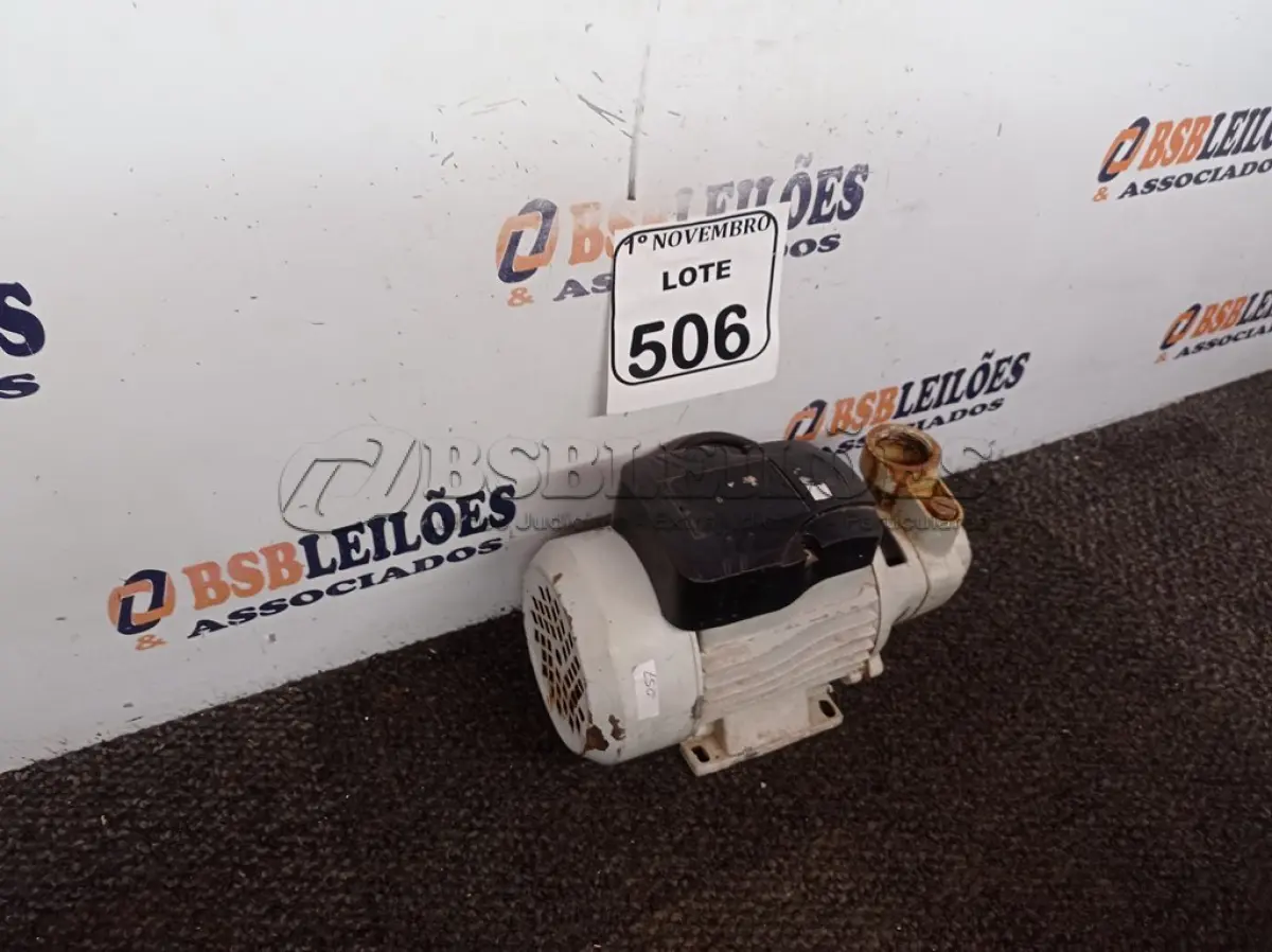 LOTE 506 - 01 BOMBA D´ÁGUA ELÉTRICA E 01 MOEDOR DE CARNE COM AVARIAS. (NO ESTADO) ATENÇÃO! FAZER A VISITAÇÃO ANTES DE ARREMATAR, NÃO SABEMOS SE FUNCIONA. LEILÃO NÃO TEM GARANTIA E NEM DEVOLUÇÃO, SUJEITO A POSSÍVEIS AVARIAS VISÍVEIS/OCULTAS E/OU AUSÊNCIA DE COMPONENTES.