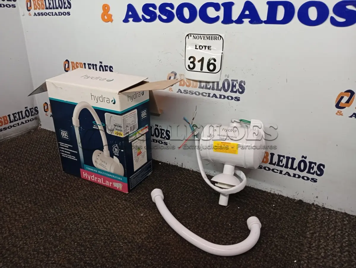 LOTE 316 - 01 TORNEIRA HYDRA MULTI-TEMPERATURA P/ BANCADA 220V. (NO ESTADO) ATENÇÃO! FAZER A VISITAÇÃO ANTES DE ARREMATAR, NÃO SABEMOS SE FUNCIONA. LEILÃO NÃO TEM GARANTIA E NEM DEVOLUÇÃO, SUJEITO A POSSÍVEIS AVARIAS VISÍVEIS/OCULTAS E/OU AUSÊNCIA DE COMPONENTES.