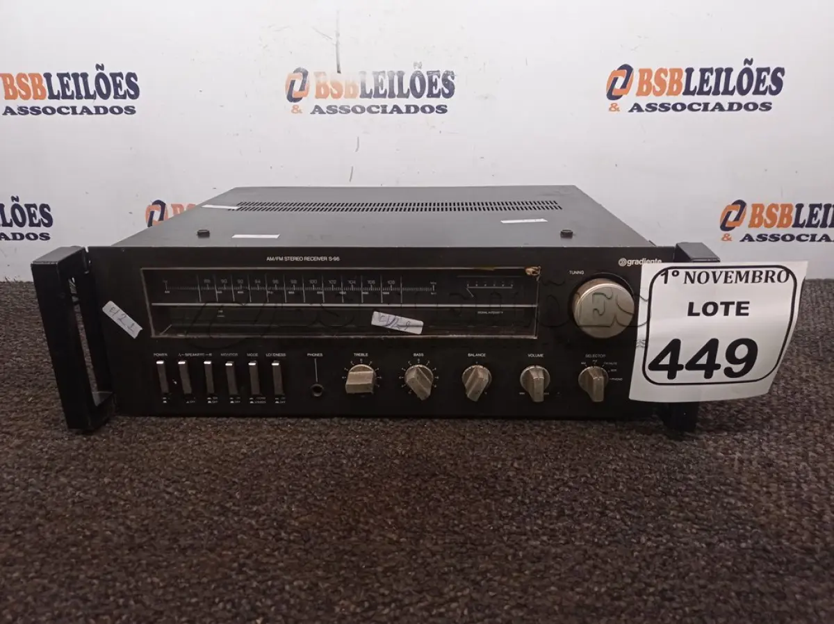 LOTE 449 - 01 RECEIVER MARCA GRADIENTE MODELOS S-96. (NO ESTADO) ATENÇÃO! FAZER A VISITAÇÃO ANTES DE ARREMATAR, NÃO SABEMOS SE FUNCIONA. LEILÃO NÃO TEM GARANTIA E NEM DEVOLUÇÃO, SUJEITO A POSSÍVEIS AVARIAS VISÍVEIS/OCULTAS E/OU AUSÊNCIA DE COMPONENTES.
