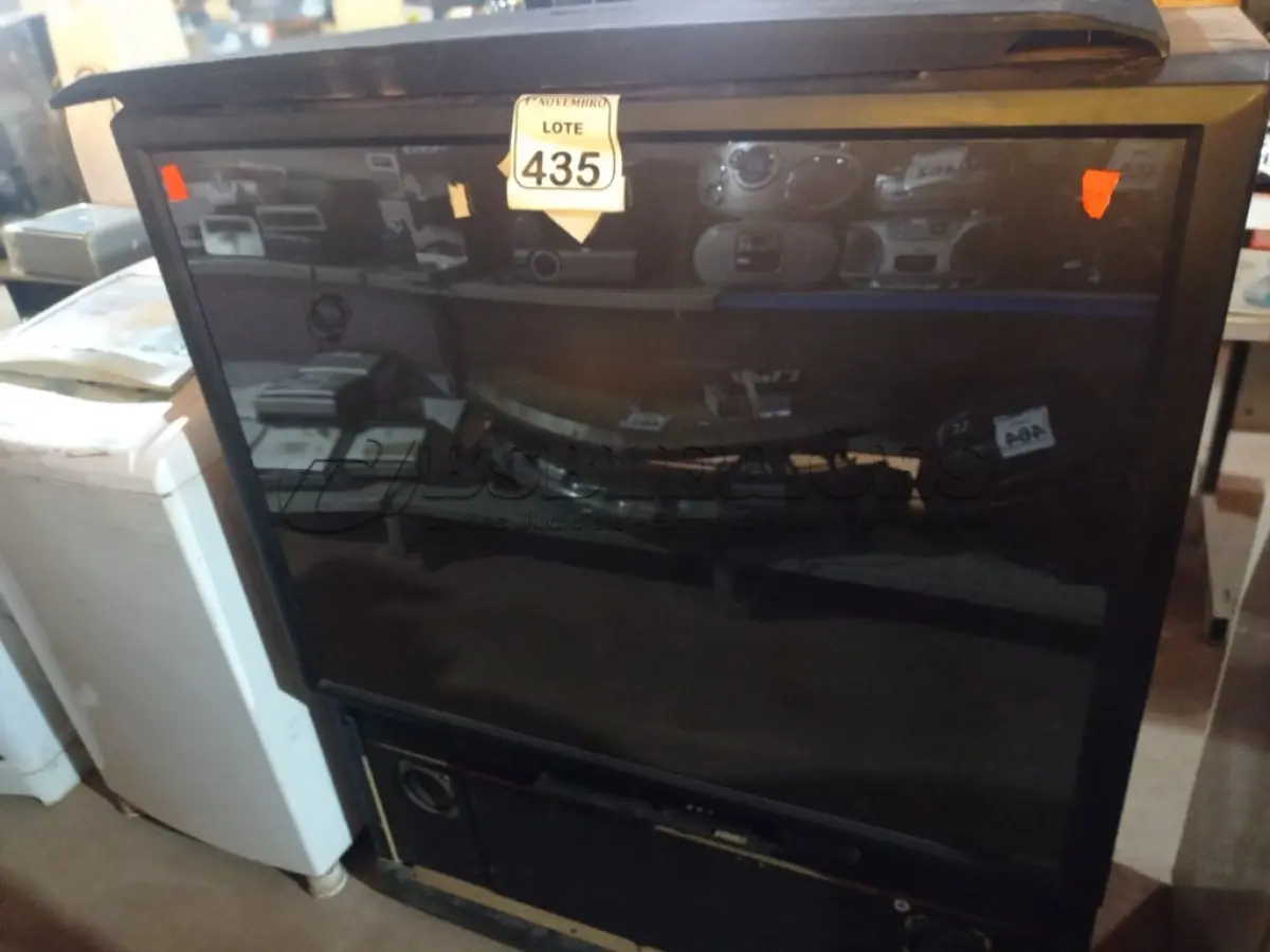 LOTE 435 - 01 TV DE TUBO ANTIGA MARCA PIONEER. (NO ESTADO) ATENÇÃO! FAZER A VISITAÇÃO ANTES DE ARREMATAR, NÃO SABEMOS SE FUNCIONA. LEILÃO NÃO TEM GARANTIA E NEM DEVOLUÇÃO, SUJEITO A POSSÍVEIS AVARIAS VISÍVEIS/OCULTAS E/OU AUSÊNCIA DE COMPONENTES.