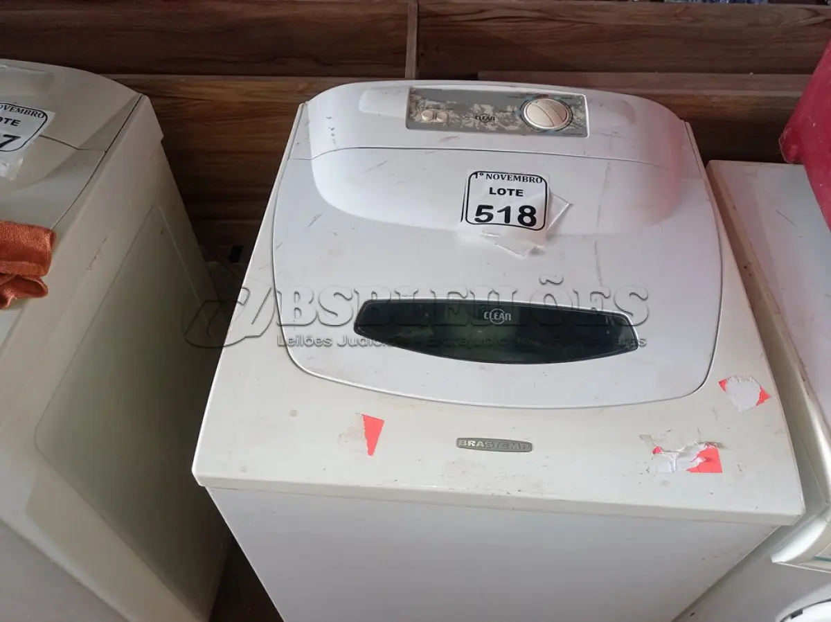 LOTE 518 - 01 MÁQUINA DE LAVAR ROUPAS BRASTEMP. (NO ESTADO) ATENÇÃO! FAZER A VISITAÇÃO ANTES DE ARREMATAR, NÃO SABEMOS SE FUNCIONA. LEILÃO NÃO TEM GARANTIA E NEM DEVOLUÇÃO, SUJEITO A POSSÍVEIS AVARIAS VISÍVEIS/OCULTAS E/OU AUSÊNCIA DE COMPONENTES.
