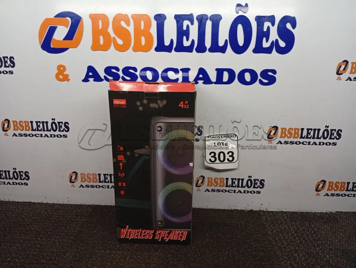 LOTE 303 - 01 CAIXA DE SOM WIRELESS SPEAKER. (NO ESTADO) ATENÇÃO! FAZER A VISITAÇÃO ANTES DE ARREMATAR, NÃO SABEMOS SE FUNCIONA. LEILÃO NÃO TEM GARANTIA E NEM DEVOLUÇÃO, SUJEITO A POSSÍVEIS AVARIAS VISÍVEIS/OCULTAS E/OU AUSÊNCIA DE COMPONENTES.