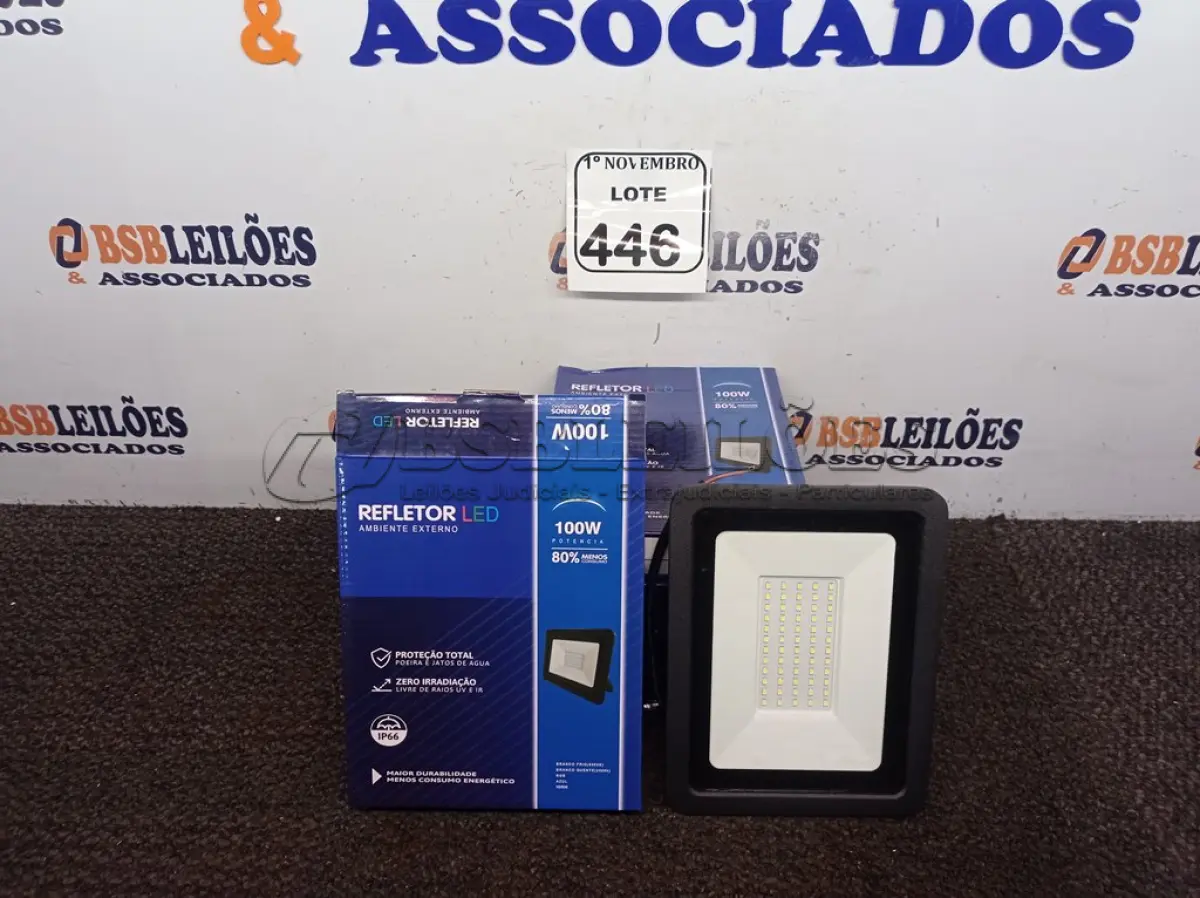 LOTE 446 - 05 REFLETORES LED AMBIENTE EXTERNO100W. (NO ESTADO) ATENÇÃO! FAZER A VISITAÇÃO ANTES DE ARREMATAR, NÃO SABEMOS SE FUNCIONA. LEILÃO NÃO TEM GARANTIA E NEM DEVOLUÇÃO, SUJEITO A POSSÍVEIS AVARIAS VISÍVEIS/OCULTAS E/OU AUSÊNCIA DE COMPONENTES.