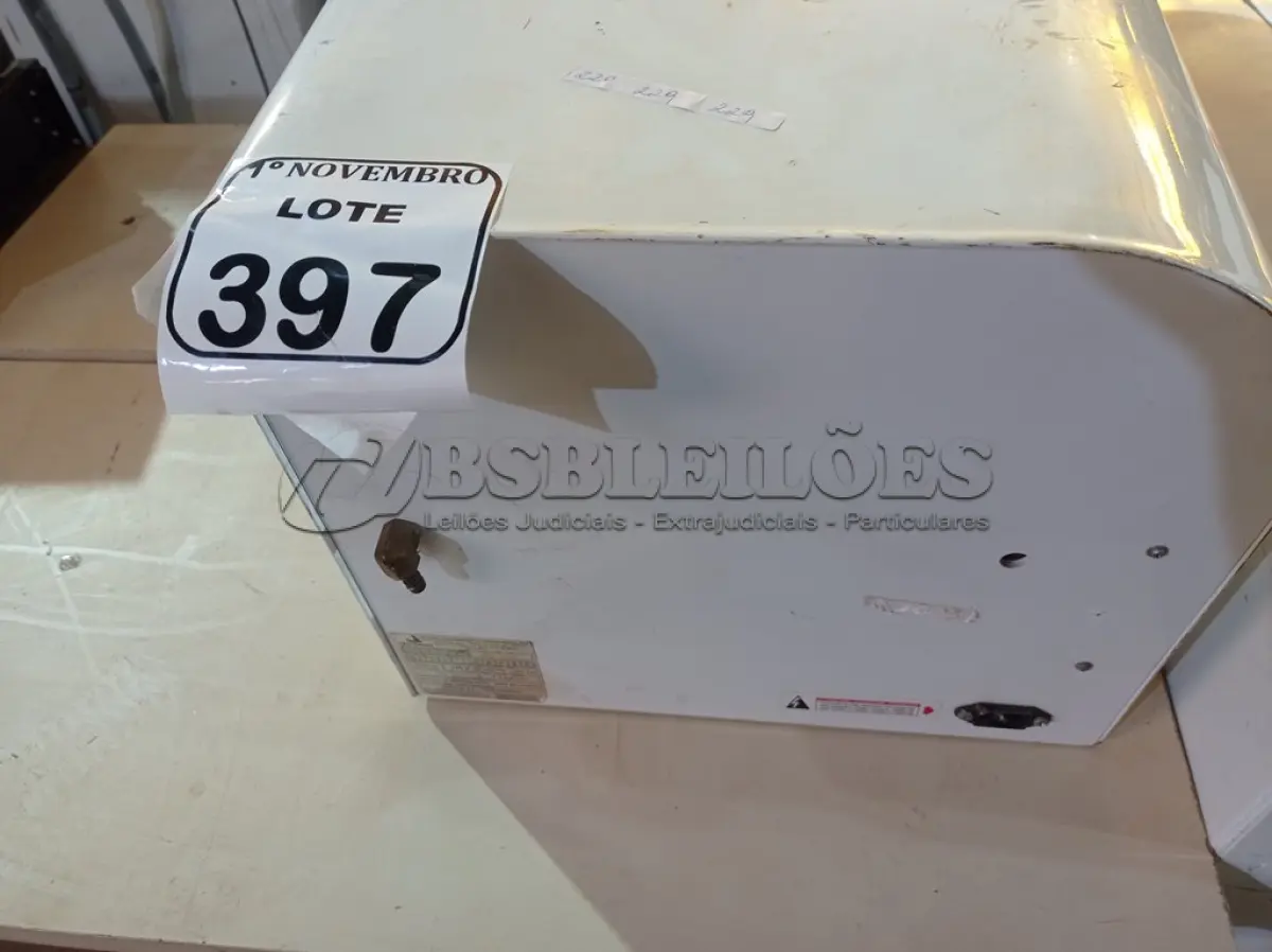 LOTE 397 - 01 AUTOCLAVE DE ESTERILIZAÇÃO MARCA CRISTÓFOLI. (NO ESTADO) ATENÇÃO! FAZER A VISITAÇÃO ANTES DE ARREMATAR, NÃO SABEMOS SE FUNCIONA. LEILÃO NÃO TEM GARANTIA E NEM DEVOLUÇÃO, SUJEITO A POSSÍVEIS AVARIAS VISÍVEIS/OCULTAS E/OU AUSÊNCIA DE COMPONENTES.