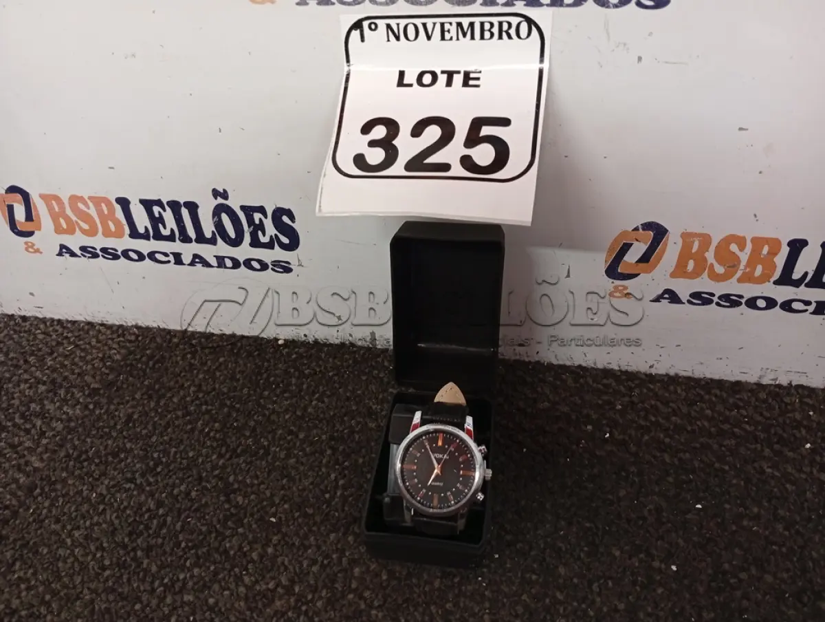 LOTE 325 - 01 RELÓGIO DE PULSO. (NO ESTADO) ATENÇÃO! FAZER A VISITAÇÃO ANTES DE ARREMATAR, NÃO SABEMOS SE FUNCIONA. LEILÃO NÃO TEM GARANTIA E NEM DEVOLUÇÃO, SUJEITO A POSSÍVEIS AVARIAS VISÍVEIS/OCULTAS E/OU AUSÊNCIA DE COMPONENTES.