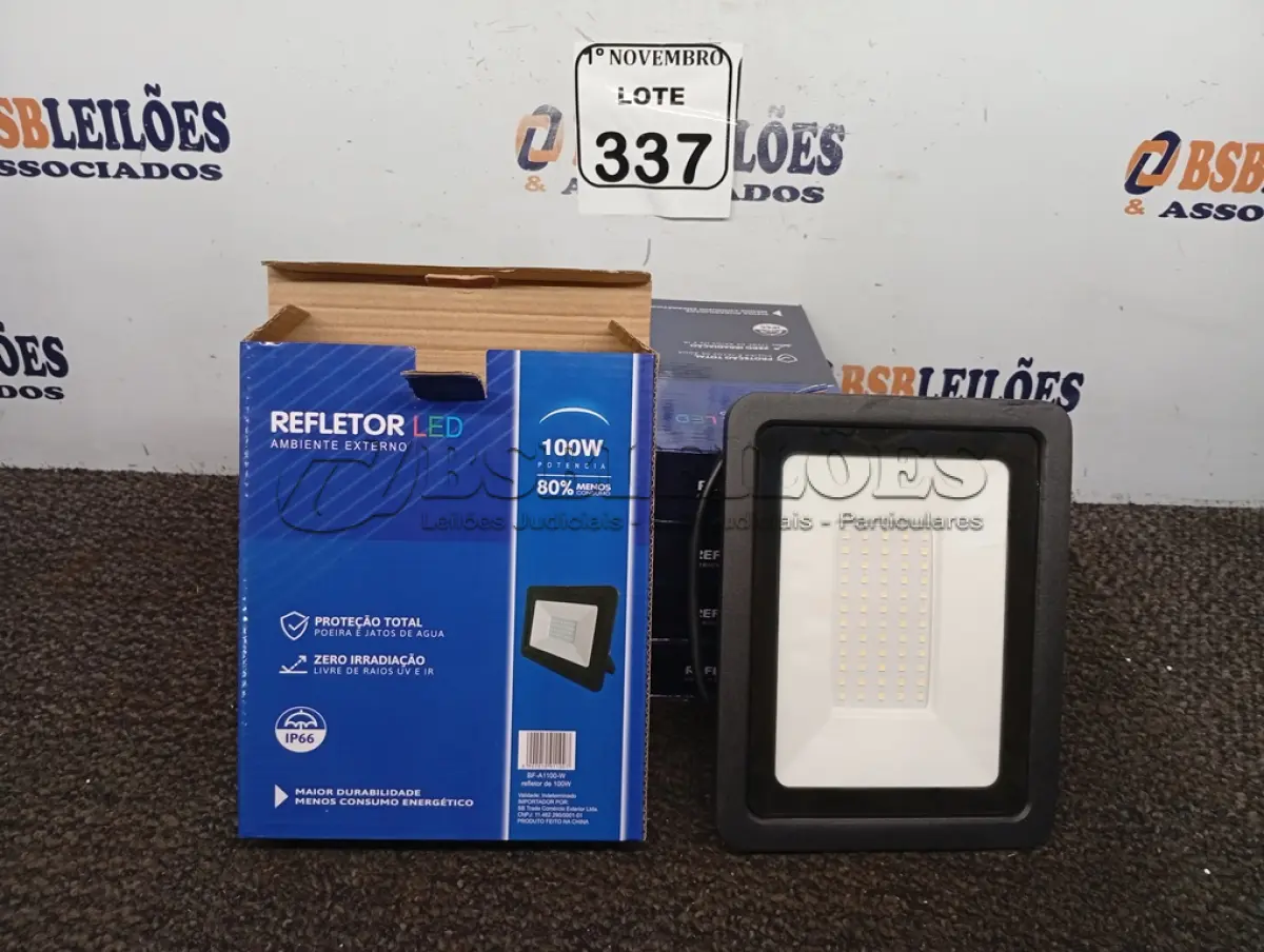 LOTE 337 - 05 REFLETORES LED AMBIENTE EXTERNO100W. (NO ESTADO) ATENÇÃO! FAZER A VISITAÇÃO ANTES DE ARREMATAR, NÃO SABEMOS SE FUNCIONA. LEILÃO NÃO TEM GARANTIA E NEM DEVOLUÇÃO, SUJEITO A POSSÍVEIS AVARIAS VISÍVEIS/OCULTAS E/OU AUSÊNCIA DE COMPONENTES.