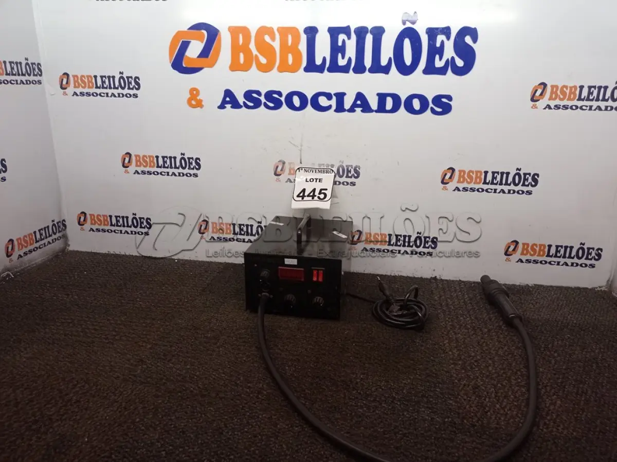 LOTE 445 - 01 ESTAÇÃO DE SOLDA.  (NO ESTADO) ATENÇÃO! FAZER A VISITAÇÃO ANTES DE ARREMATAR, NÃO SABEMOS SE FUNCIONA. LEILÃO NÃO TEM GARANTIA E NEM DEVOLUÇÃO, SUJEITO A POSSÍVEIS AVARIAS VISÍVEIS/OCULTAS E/OU AUSÊNCIA DE COMPONENTES.