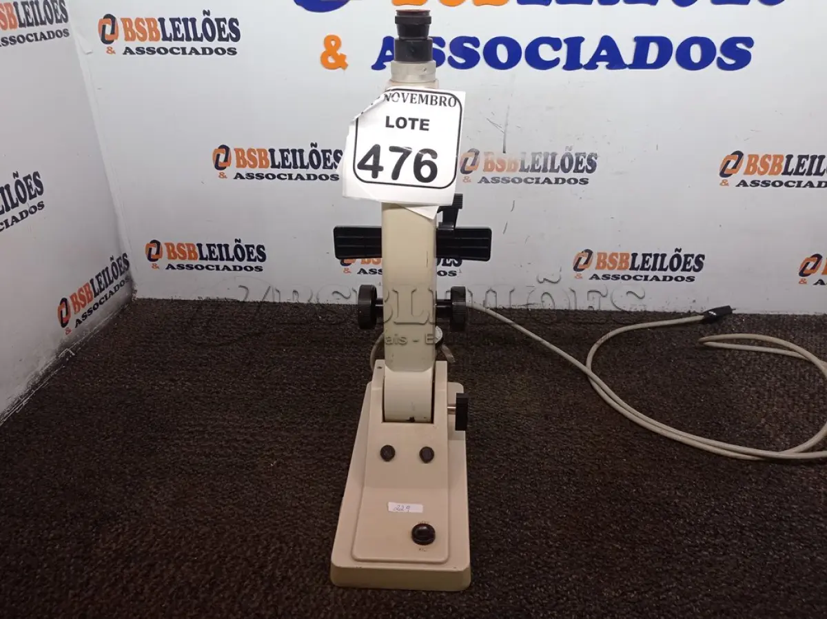 LOTE 476 - 01 MICROSCÓPIO MARCA SHIN-NIPPON MODELO LM-25. (NO ESTADO) ATENÇÃO! FAZER A VISITAÇÃO ANTES DE ARREMATAR, NÃO SABEMOS SE FUNCIONA. LEILÃO NÃO TEM GARANTIA E NEM DEVOLUÇÃO, SUJEITO A POSSÍVEIS AVARIAS VISÍVEIS/OCULTAS E/OU AUSÊNCIA DE COMPONENTES.