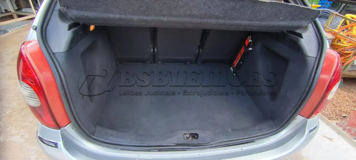 LOTE 011 - 01 CITROEN XSARA PICASSO II16GLXF ALCOOL/GASOLINA, NA COR PRATA, ANO 2010/2011.TODOS OS DOCUMENTOS DE 2024 PAGOS. (NO ESTADO)