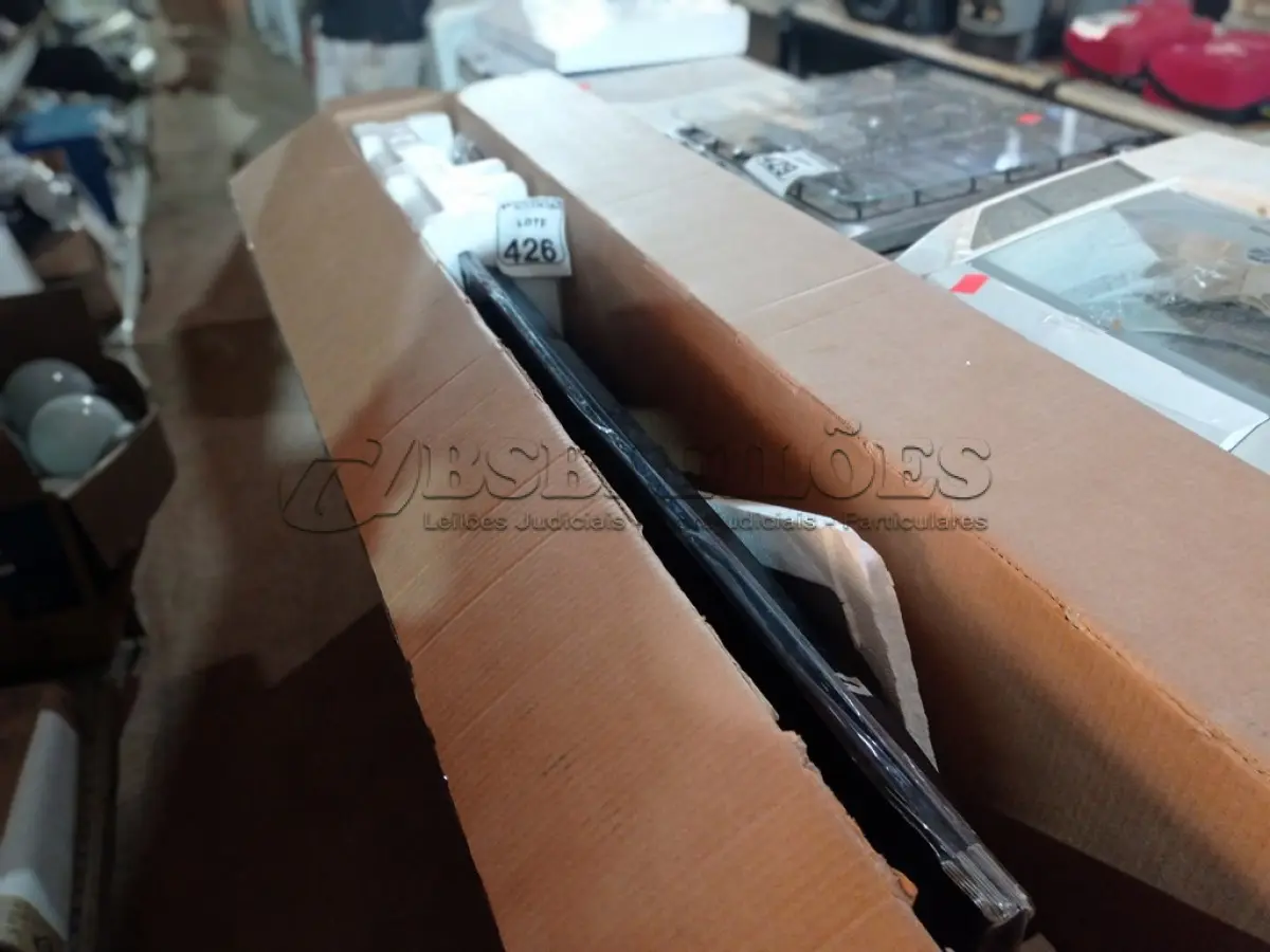 LOTE 426 - 01 TV MARCA SAMSUNG 65” P/RETIRADA DE PEÇAS. (NO ESTADO) ATENÇÃO! FAZER A VISITAÇÃO ANTES DE ARREMATAR, NÃO SABEMOS SE FUNCIONA. LEILÃO NÃO TEM GARANTIA E NEM DEVOLUÇÃO, SUJEITO A POSSÍVEIS AVARIAS VISÍVEIS/OCULTAS E/OU AUSÊNCIA DE COMPONENTES.