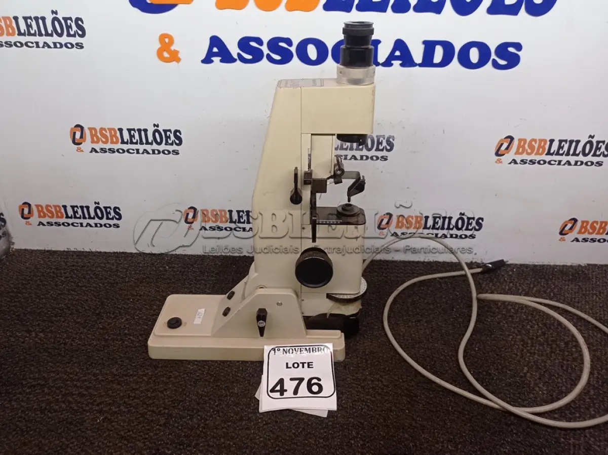 LOTE 476 - 01 MICROSCÓPIO MARCA SHIN-NIPPON MODELO LM-25. (NO ESTADO) ATENÇÃO! FAZER A VISITAÇÃO ANTES DE ARREMATAR, NÃO SABEMOS SE FUNCIONA. LEILÃO NÃO TEM GARANTIA E NEM DEVOLUÇÃO, SUJEITO A POSSÍVEIS AVARIAS VISÍVEIS/OCULTAS E/OU AUSÊNCIA DE COMPONENTES.