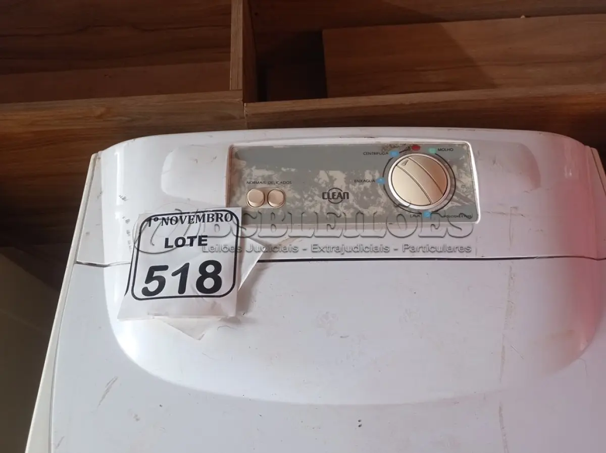 LOTE 518 - 01 MÁQUINA DE LAVAR ROUPAS BRASTEMP. (NO ESTADO) ATENÇÃO! FAZER A VISITAÇÃO ANTES DE ARREMATAR, NÃO SABEMOS SE FUNCIONA. LEILÃO NÃO TEM GARANTIA E NEM DEVOLUÇÃO, SUJEITO A POSSÍVEIS AVARIAS VISÍVEIS/OCULTAS E/OU AUSÊNCIA DE COMPONENTES.