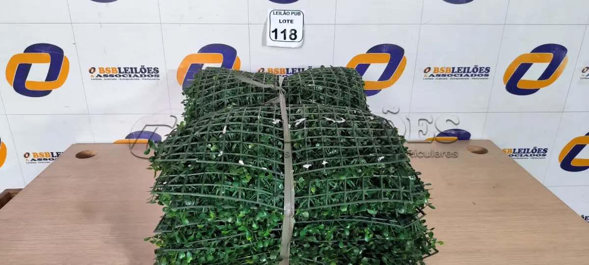 LOTE 118 - 01 LOTE C/PLANTAS ARTIFICIAIS. (NO ESTADO) ATENÇÃO! FAZER A VISITAÇÃO ANTES DE ARREMATAR, NÃO SABEMOS SE FUNCIONA. LEILÃO NÃO TEM GARANTIA E NEM DEVOLUÇÃO, SUJEITO A POSSÍVEIS AVARIAS VISÍVEIS/OCULTAS E/OU AUSÊNCIA DE COMPONENTES.