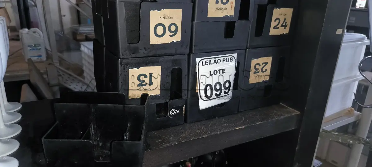 LOTE 099 - 26 PORTA GUARDANAPOS. (NO ESTADO) ATENÇÃO! FAZER A VISITAÇÃO ANTES DE ARREMATAR, NÃO SABEMOS SE FUNCIONA. LEILÃO NÃO TEM GARANTIA E NEM DEVOLUÇÃO, SUJEITO A POSSÍVEIS AVARIAS VISÍVEIS/OCULTAS E/OU AUSÊNCIA DE COMPONENTES.