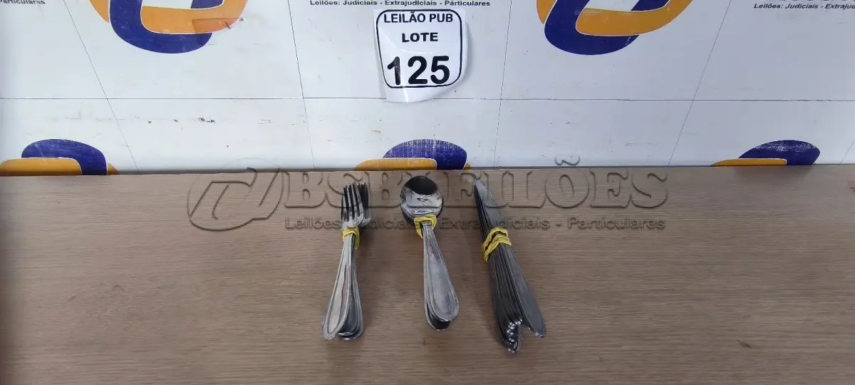 LOTE 125 - 07 GARFOS ,10 COLHERES E 10 FACAS DE MESA. (NO ESTADO) ATENÇÃO! FAZER A VISITAÇÃO ANTES DE ARREMATAR, NÃO SABEMOS SE FUNCIONA. LEILÃO NÃO TEM GARANTIA E NEM DEVOLUÇÃO, SUJEITO A POSSÍVEIS AVARIAS VISÍVEIS/OCULTAS E/OU AUSÊNCIA DE COMPONENTES.