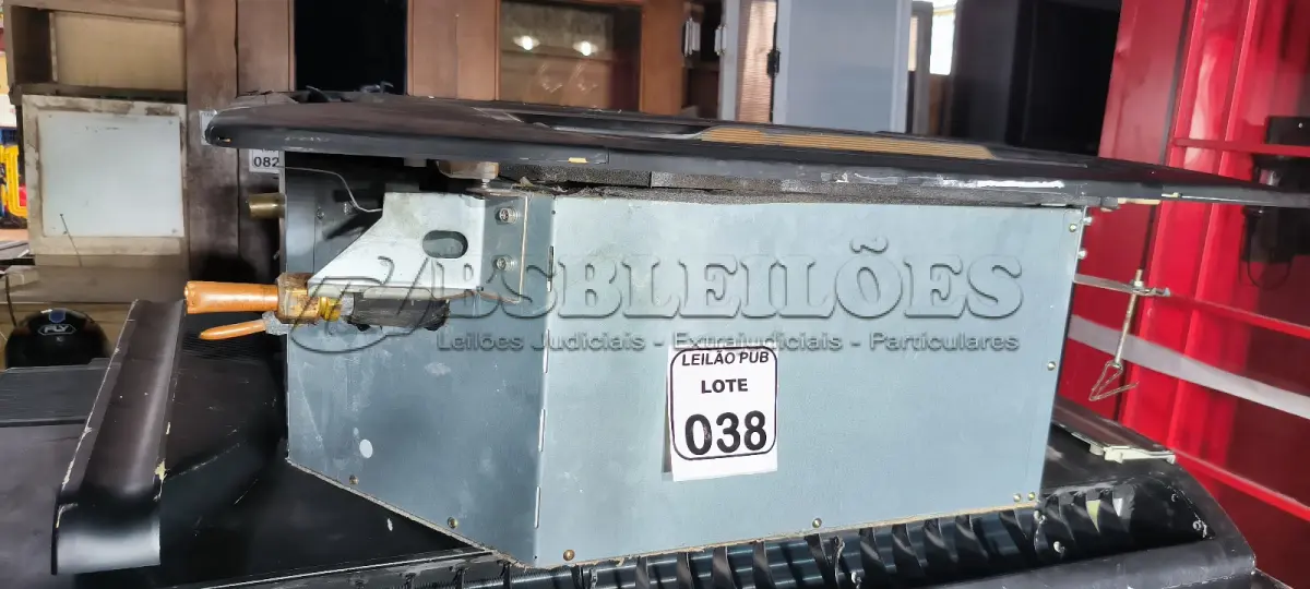 LOTE 038 - 01 EVAPORADORA DE TETO K7. (NO ESTADO) ATENÇÃO! FAZER A VISITAÇÃO ANTES DE ARREMATAR, NÃO SABEMOS SE FUNCIONA. LEILÃO NÃO TEM GARANTIA E NEM DEVOLUÇÃO, SUJEITO A POSSÍVEIS AVARIAS VISÍVEIS/OCULTAS E/OU AUSÊNCIA DE COMPONENTES.