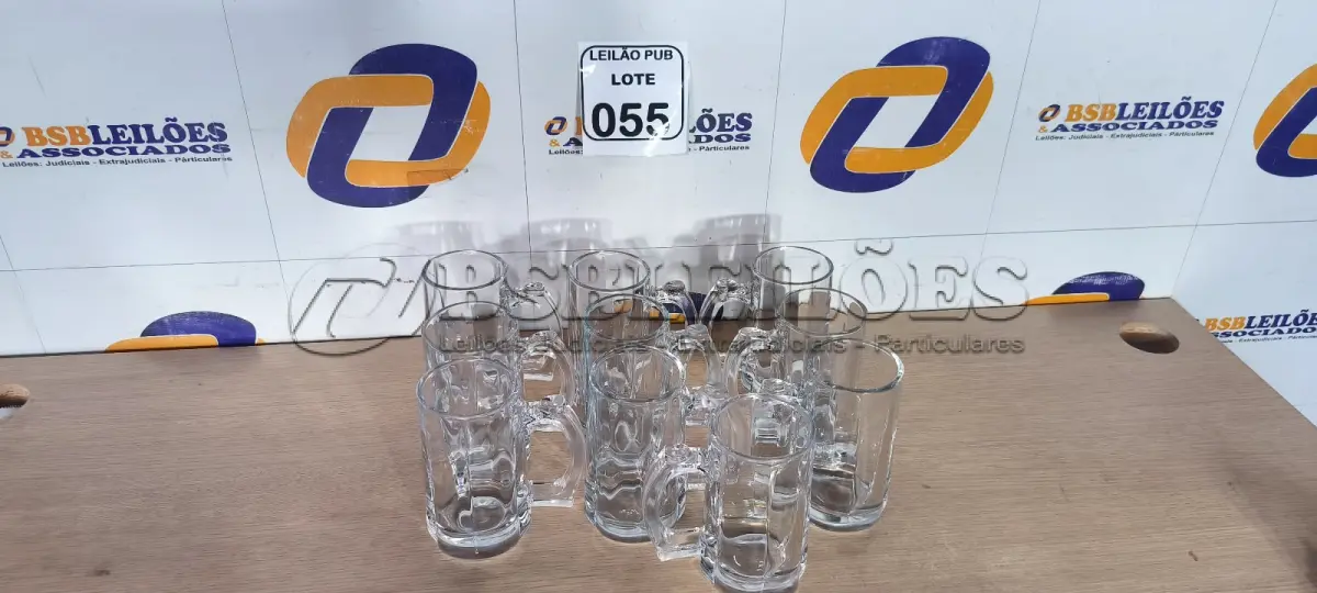 LOTE 055 - 10 CANECAS DE VIDRO PARA CHOPP. (NO ESTADO) ATENÇÃO! FAZER A VISITAÇÃO ANTES DE ARREMATAR, NÃO SABEMOS SE FUNCIONA. LEILÃO NÃO TEM GARANTIA E NEM DEVOLUÇÃO, SUJEITO A POSSÍVEIS AVARIAS VISÍVEIS/OCULTAS E/OU AUSÊNCIA DE COMPONENTES.
