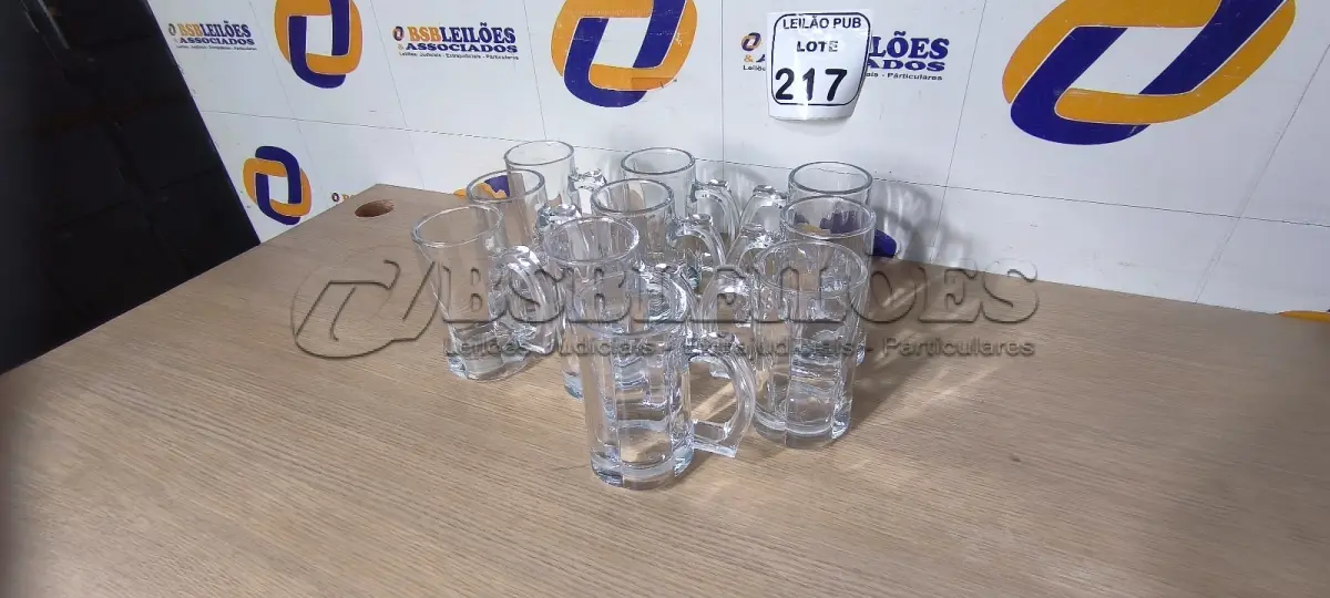 LOTE 217 - 10 CANECAS DE VIDRO PARA CHOPP. (NO ESTADO) ATENÇÃO! FAZER A VISITAÇÃO ANTES DE ARREMATAR, NÃO SABEMOS SE FUNCIONA. LEILÃO NÃO TEM GARANTIA E NEM DEVOLUÇÃO, SUJEITO A POSSÍVEIS AVARIAS VISÍVEIS/OCULTAS E/OU AUSÊNCIA DE COMPONENTES.
