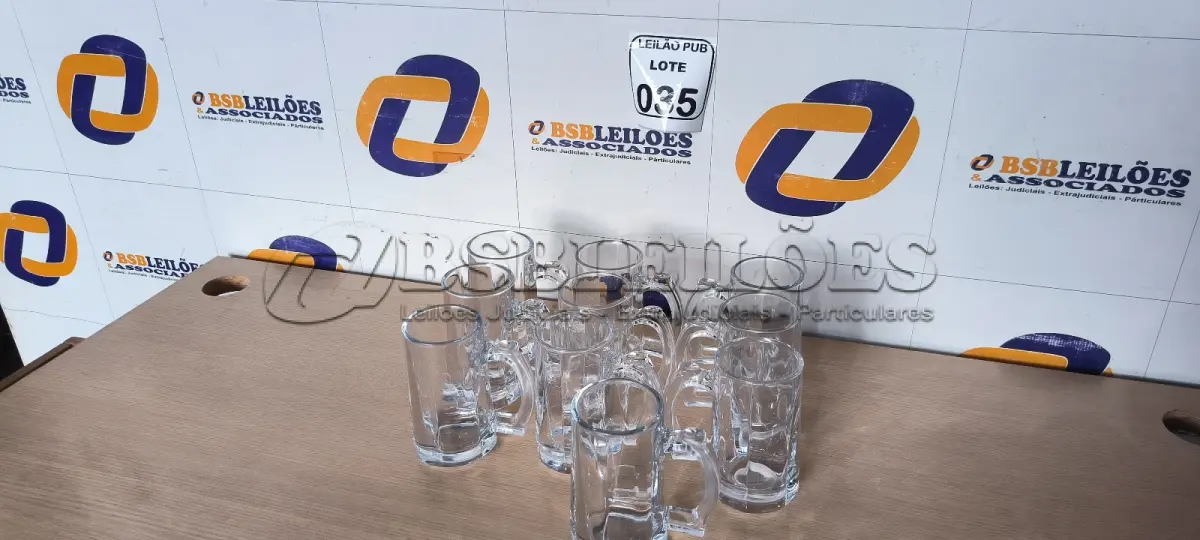 LOTE 035 - 10 CANECA DE VIDRO PARA CHOPP. (NO ESTADO) ATENÇÃO! FAZER A VISITAÇÃO ANTES DE ARREMATAR, NÃO SABEMOS SE FUNCIONA. LEILÃO NÃO TEM GARANTIA E NEM DEVOLUÇÃO, SUJEITO A POSSÍVEIS AVARIAS VISÍVEIS/OCULTAS E/OU AUSÊNCIA DE COMPONENTES.