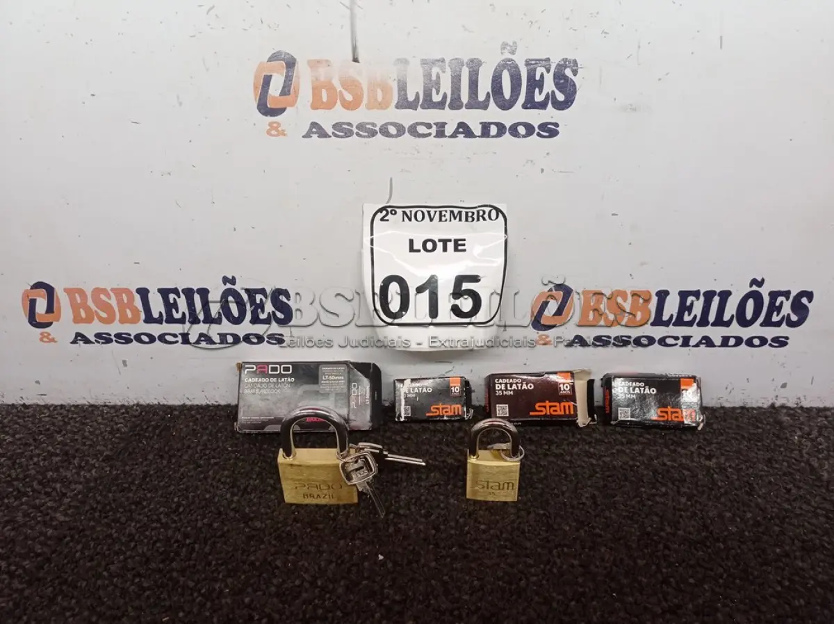 LOTE 015 - 04 CADEADOS MODELOS DIVERSOS DE LATÃO MARCA STAM(NOVO). (NO ESTADO) ATENÇÃO! FAZER A VISITAÇÃO ANTES DE ARREMATAR, NÃO SABEMOS SE FUNCIONA. LEILÃO NÃO TEM GARANTIA E NEM DEVOLUÇÃO, SUJEITO A POSSÍVEIS AVARIAS VISÍVEIS/OCULTAS E/OU AUSÊNCIA DE COMPONENTES.