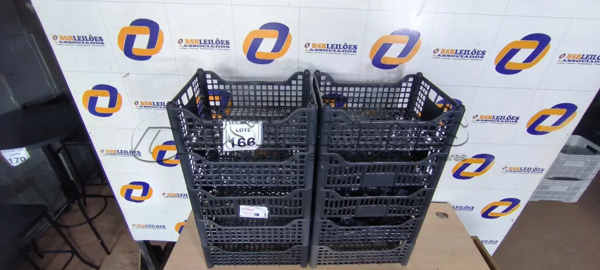 LOTE 166 - 10 CESTOS ORGANIZADORES EM PLÁSTICO NA COR PRETA. (NO ESTADO) ATENÇÃO! FAZER A VISITAÇÃO ANTES DE ARREMATAR, NÃO SABEMOS SE FUNCIONA. LEILÃO NÃO TEM GARANTIA E NEM DEVOLUÇÃO, SUJEITO A POSSÍVEIS AVARIAS VISÍVEIS/OCULTAS E/OU AUSÊNCIA DE COMPONENTES.