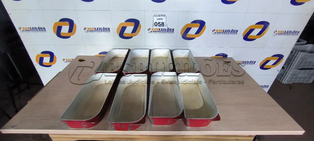 LOTE 058 - 08 FORMAS EM ALUMÍNIO. (NO ESTADO) ATENÇÃO! FAZER A VISITAÇÃO ANTES DE ARREMATAR, NÃO SABEMOS SE FUNCIONA. LEILÃO NÃO TEM GARANTIA E NEM DEVOLUÇÃO, SUJEITO A POSSÍVEIS AVARIAS VISÍVEIS/OCULTAS E/OU AUSÊNCIA DE COMPONENTES.