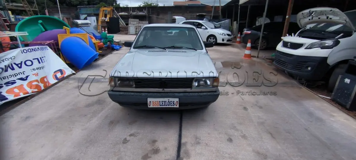 LOTE 003 - 01 VW GOL CL Á GASOLINA; ANO 1994 NA COR AZUL. (NO ESTADO)