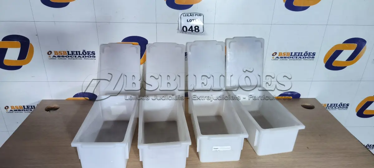 LOTE 048 - 04 CAIXAS ORGANIZADORAS PEQUENAS EM PLÁSTICO. (NO ESTADO) ATENÇÃO! FAZER A VISITAÇÃO ANTES DE ARREMATAR, NÃO SABEMOS SE FUNCIONA. LEILÃO NÃO TEM GARANTIA E NEM DEVOLUÇÃO, SUJEITO A POSSÍVEIS AVARIAS VISÍVEIS/OCULTAS E/OU AUSÊNCIA DE COMPONENTES.