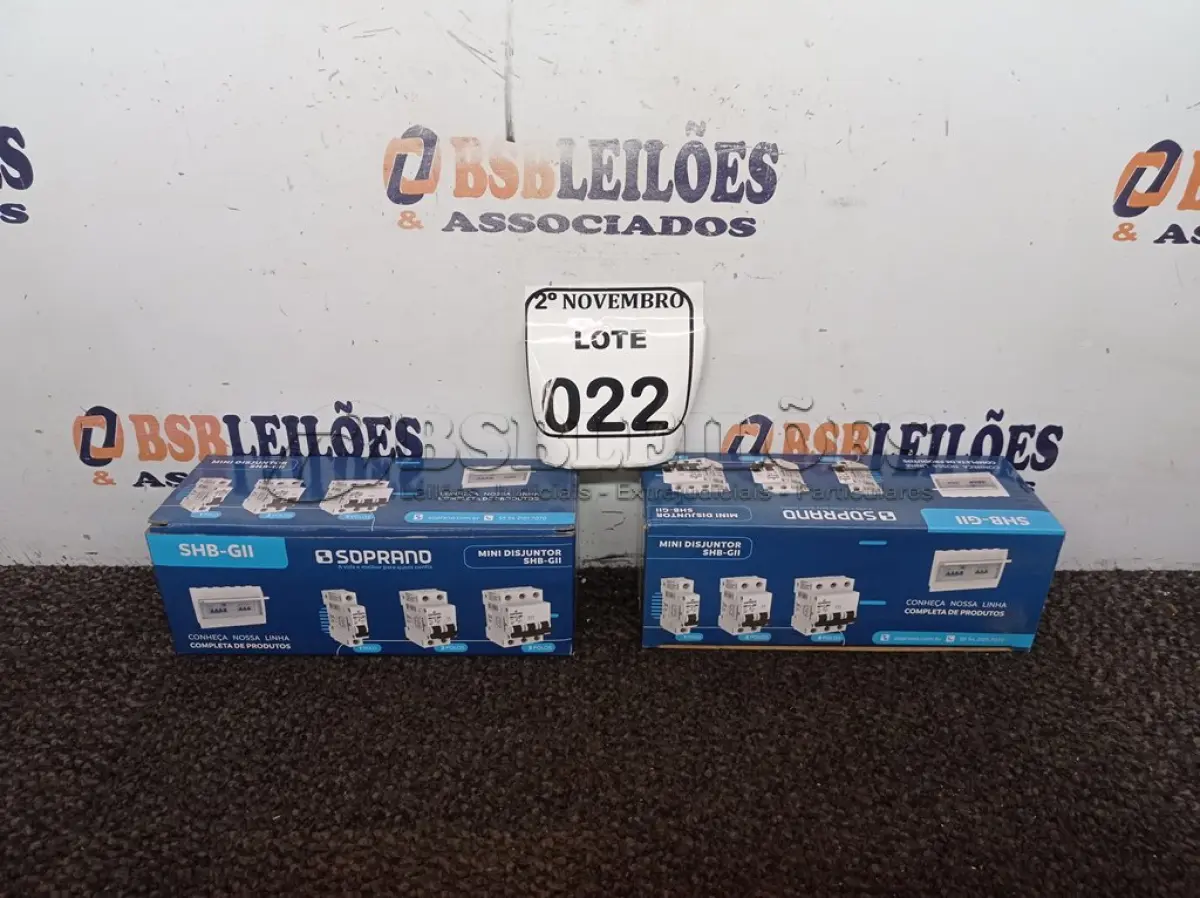 LOTE 022 - 02 CAIXAS DE DISJUNTORES C/09 UNIDADES NO TOTAL, 03 POLOS DIVERSOS MARCA SOPRANO(NOVO). (NO ESTADO) ATENÇÃO! FAZER A VISITAÇÃO ANTES DE ARREMATAR, NÃO SABEMOS SE FUNCIONA. LEILÃO NÃO TEM GARANTIA E NEM DEVOLUÇÃO, SUJEITO A POSSÍVEIS AVARIAS VISÍVEIS/OCULTAS E/OU AUSÊNCIA DE COMPONENTES.