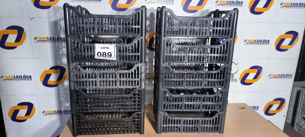 LOTE 089 - 10 CESTOS ORGANIZADORES EM PLÁSTICO NA COR PRETA. (NO ESTADO) ATENÇÃO! FAZER A VISITAÇÃO ANTES DE ARREMATAR, NÃO SABEMOS SE FUNCIONA. LEILÃO NÃO TEM GARANTIA E NEM DEVOLUÇÃO, SUJEITO A POSSÍVEIS AVARIAS VISÍVEIS/OCULTAS E/OU AUSÊNCIA DE COMPONENTES.