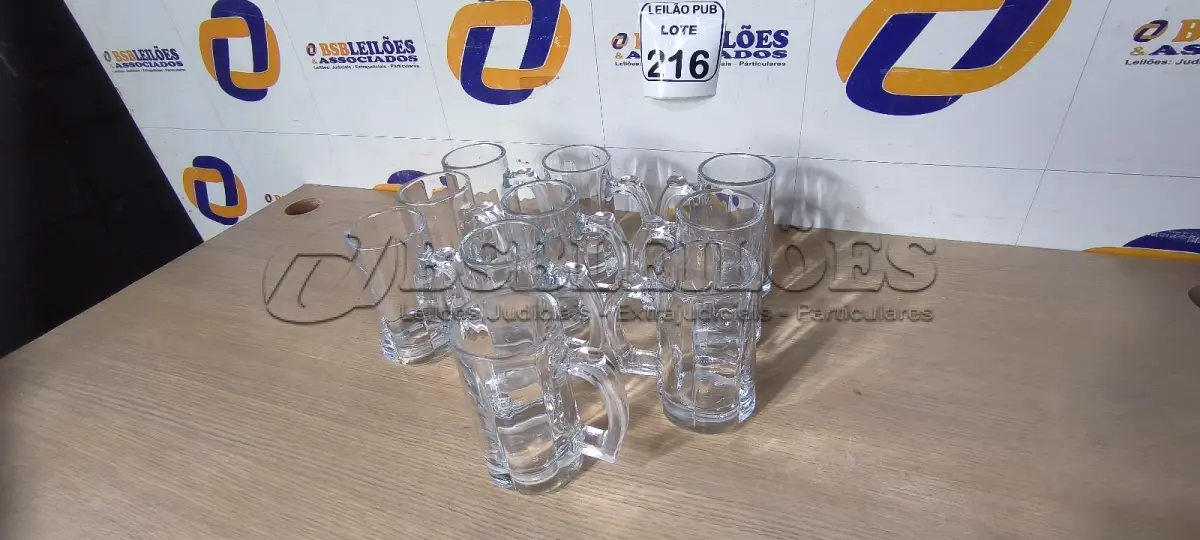 LOTE 216 - 10 CANECAS DE VIDRO PARA CHOPP. (NO ESTADO) ATENÇÃO! FAZER A VISITAÇÃO ANTES DE ARREMATAR, NÃO SABEMOS SE FUNCIONA. LEILÃO NÃO TEM GARANTIA E NEM DEVOLUÇÃO, SUJEITO A POSSÍVEIS AVARIAS VISÍVEIS/OCULTAS E/OU AUSÊNCIA DE COMPONENTES.