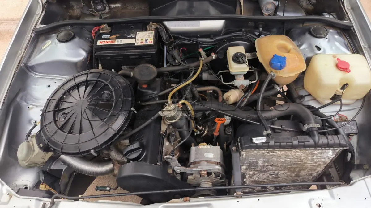 LOTE 003 - 01 VW GOL CL Á GASOLINA; ANO 1994 NA COR AZUL. (NO ESTADO)