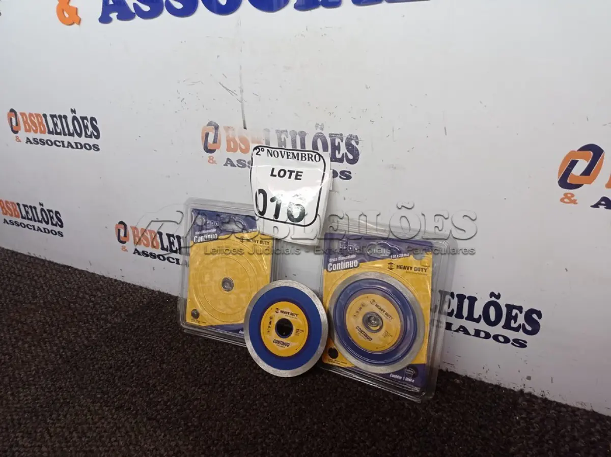 LOTE 016 - 02 DISCOS DIAMANTADOS CONTÍNUOS MARCA HEAVY DUTY(NOVO). (NO ESTADO) ATENÇÃO! FAZER A VISITAÇÃO ANTES DE ARREMATAR, NÃO SABEMOS SE FUNCIONA. LEILÃO NÃO TEM GARANTIA E NEM DEVOLUÇÃO, SUJEITO A POSSÍVEIS AVARIAS VISÍVEIS/OCULTAS E/OU AUSÊNCIA DE COMPONENTES.