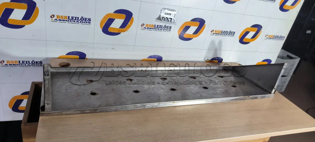 LOTE 037 - 01 PRATELEIRA EM INOX DE PAREDE MEDINDO 0,35CM X 1,20 CM. (NO ESTADO) ATENÇÃO! FAZER A VISITAÇÃO ANTES DE ARREMATAR, NÃO SABEMOS SE FUNCIONA. LEILÃO NÃO TEM GARANTIA E NEM DEVOLUÇÃO, SUJEITO A POSSÍVEIS AVARIAS VISÍVEIS/OCULTAS E/OU AUSÊNCIA DE COMPONENTES.
