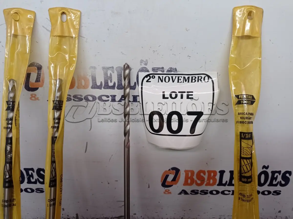 LOTE 007 - 03 BROCAS P/ FURADEIRA (NOVO). (NO ESTADO) ATENÇÃO! FAZER A VISITAÇÃO ANTES DE ARREMATAR, NÃO SABEMOS SE FUNCIONA. LEILÃO NÃO TEM GARANTIA E NEM DEVOLUÇÃO, SUJEITO A POSSÍVEIS AVARIAS VISÍVEIS/OCULTAS E/OU AUSÊNCIA DE COMPONENTES.