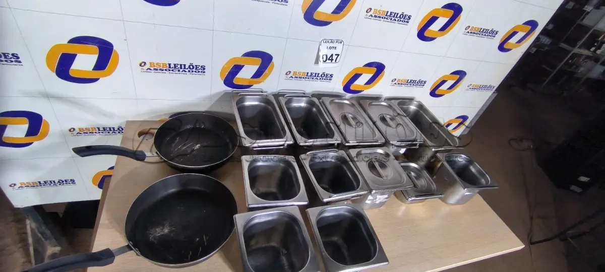 LOTE 047 - 01 LOTE C/DIVERSAS CUBAS EM INOX E 02 FRIGIDEIRAS. (NO ESTADO) ATENÇÃO! FAZER A VISITAÇÃO ANTES DE ARREMATAR, NÃO SABEMOS SE FUNCIONA. LEILÃO NÃO TEM GARANTIA E NEM DEVOLUÇÃO, SUJEITO A POSSÍVEIS AVARIAS VISÍVEIS/OCULTAS E/OU AUSÊNCIA DE COMPONENTES.
