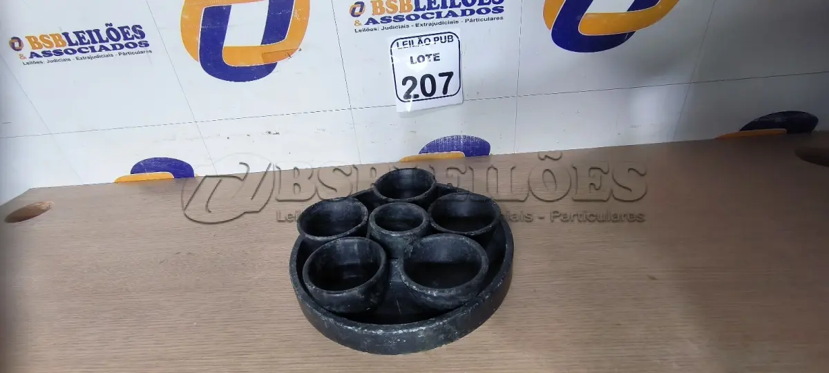 LOTE 207