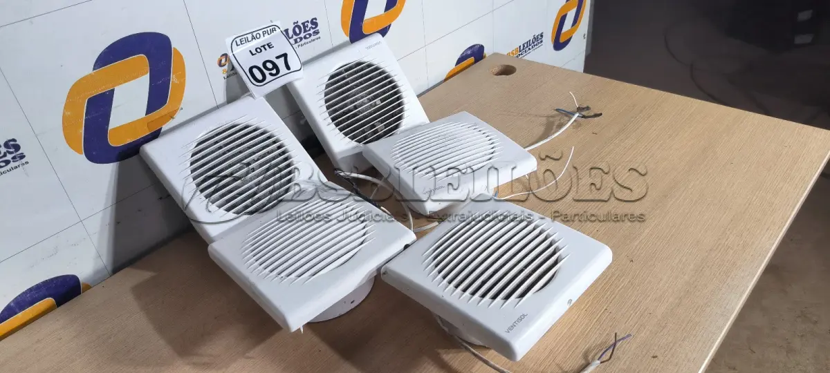 LOTE 097 - 05 EXAUSTORES PARA BANHEIRO. (NO ESTADO) ATENÇÃO! FAZER A VISITAÇÃO ANTES DE ARREMATAR, NÃO SABEMOS SE FUNCIONA. LEILÃO NÃO TEM GARANTIA E NEM DEVOLUÇÃO, SUJEITO A POSSÍVEIS AVARIAS VISÍVEIS/OCULTAS E/OU AUSÊNCIA DE COMPONENTES.