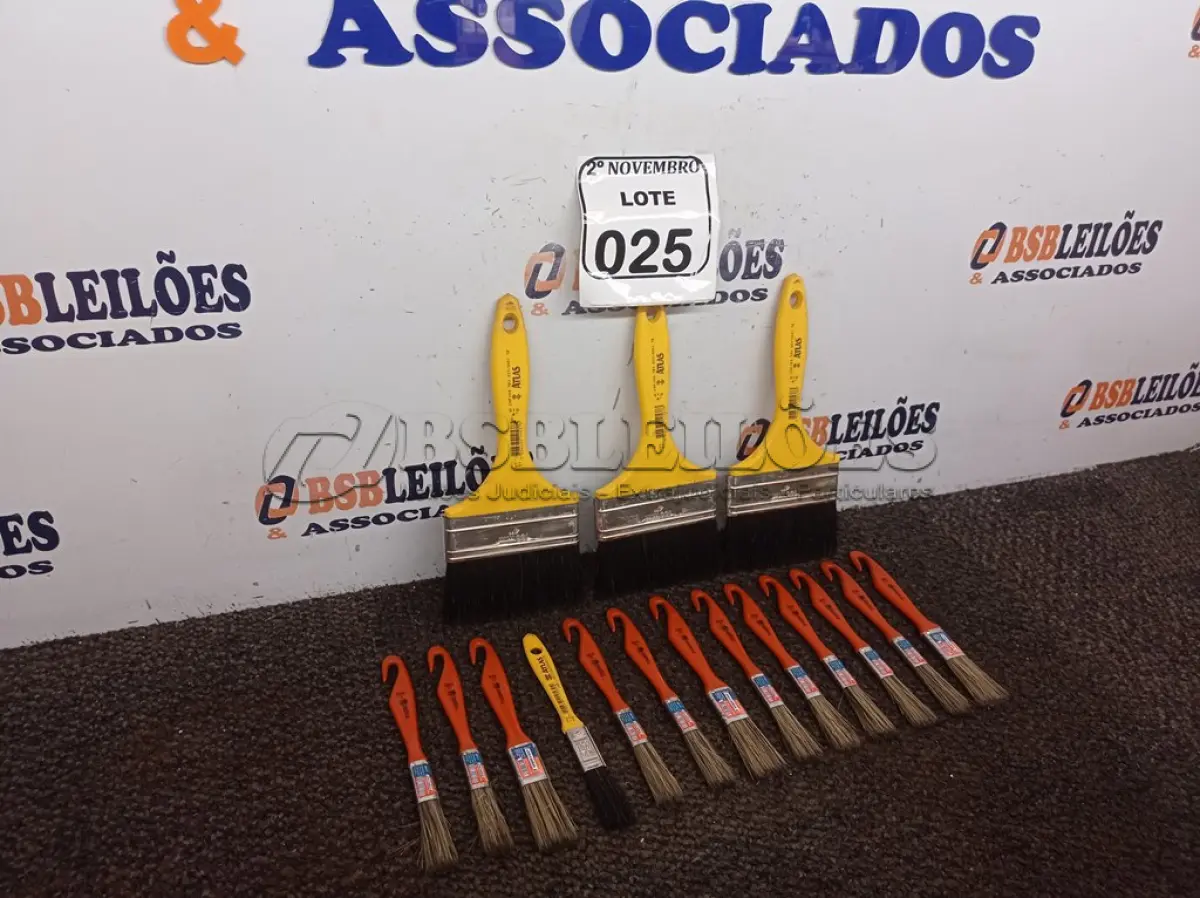 LOTE 025 - 01 LOTE C/ APROXIMADAMENTE 16 PINCÉIS MARCAS E MODELOS DIVERSOS(NOVO). (NO ESTADO) ATENÇÃO! FAZER A VISITAÇÃO ANTES DE ARREMATAR, NÃO SABEMOS SE FUNCIONA. LEILÃO NÃO TEM GARANTIA E NEM DEVOLUÇÃO, SUJEITO A POSSÍVEIS AVARIAS VISÍVEIS/OCULTAS E/OU AUSÊNCIA DE COMPONENTES.