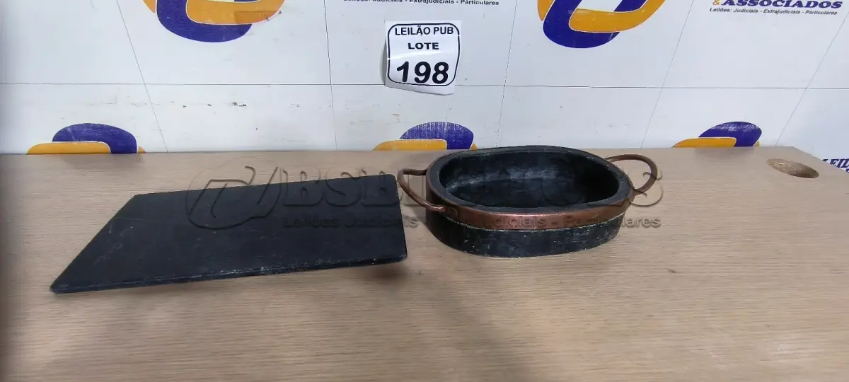 LOTE 198 - 01 TÁBUA DE PEDRA E 01 TRAVESSA DE PEDRA. (NO ESTADO) ATENÇÃO! FAZER A VISITAÇÃO ANTES DE ARREMATAR, NÃO SABEMOS SE FUNCIONA. LEILÃO NÃO TEM GARANTIA E NEM DEVOLUÇÃO, SUJEITO A POSSÍVEIS AVARIAS VISÍVEIS/OCULTAS E/OU AUSÊNCIA DE COMPONENTES.
