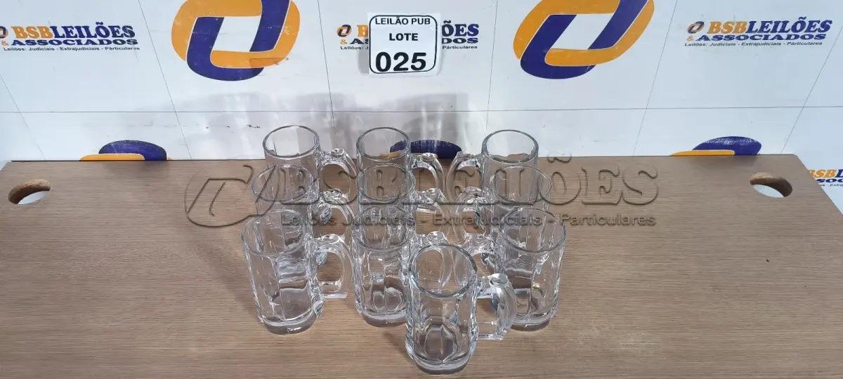 LOTE 025 - 10 CANECAS DE VIDRO PARA CHOPP. (NO ESTADO) ATENÇÃO! FAZER A VISITAÇÃO ANTES DE ARREMATAR, NÃO SABEMOS SE FUNCIONA. LEILÃO NÃO TEM GARANTIA E NEM DEVOLUÇÃO, SUJEITO A POSSÍVEIS AVARIAS VISÍVEIS/OCULTAS E/OU AUSÊNCIA DE COMPONENTES.