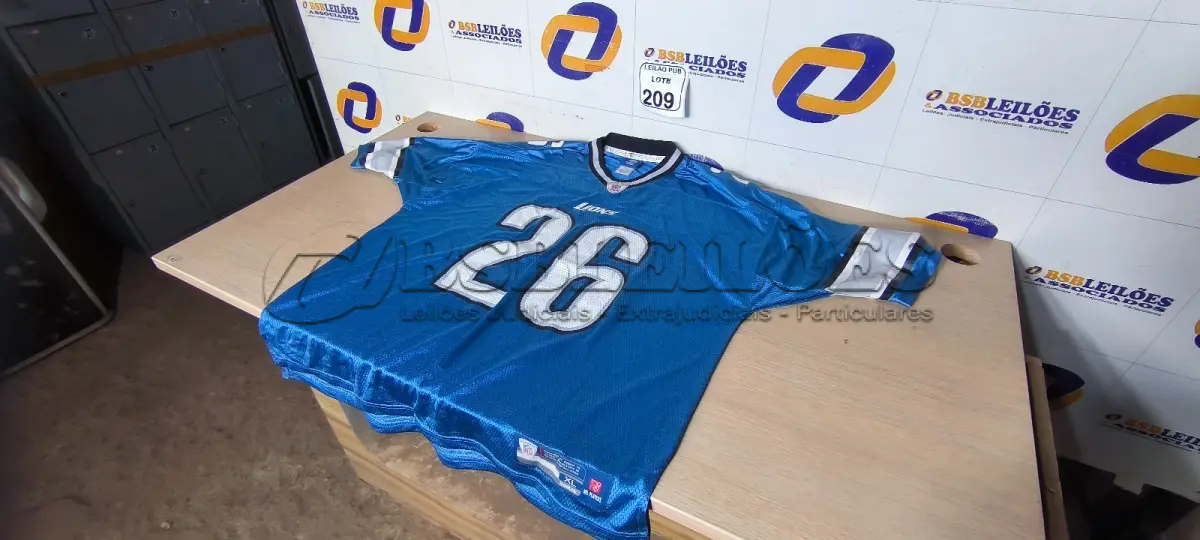 LOTE 209 - 01 CAMISA DO LIONS PARA DECORAÇÃO. (NO ESTADO) ATENÇÃO! FAZER A VISITAÇÃO ANTES DE ARREMATAR, NÃO SABEMOS SE FUNCIONA. LEILÃO NÃO TEM GARANTIA E NEM DEVOLUÇÃO, SUJEITO A POSSÍVEIS AVARIAS VISÍVEIS/OCULTAS E/OU AUSÊNCIA DE COMPONENTES.