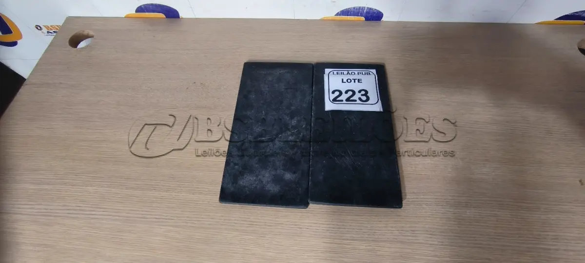 LOTE 223 - 02 TÁBUAS DE PEDRA. (NO ESTADO) ATENÇÃO! FAZER A VISITAÇÃO ANTES DE ARREMATAR, NÃO SABEMOS SE FUNCIONA. LEILÃO NÃO TEM GARANTIA E NEM DEVOLUÇÃO, SUJEITO A POSSÍVEIS AVARIAS VISÍVEIS/OCULTAS E/OU AUSÊNCIA DE COMPONENTES.