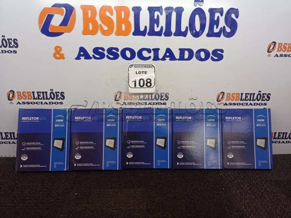 LOTE 108 - 05 REFLETORES LED AMBIENTE EXTERNO 100W(NOVO). (NO ESTADO) ATENÇÃO! FAZER A VISITAÇÃO ANTES DE ARREMATAR, NÃO SABEMOS SE FUNCIONA. LEILÃO NÃO TEM GARANTIA E NEM DEVOLUÇÃO, SUJEITO A POSSÍVEIS AVARIAS VISÍVEIS/OCULTAS E/OU AUSÊNCIA DE COMPONENTES.