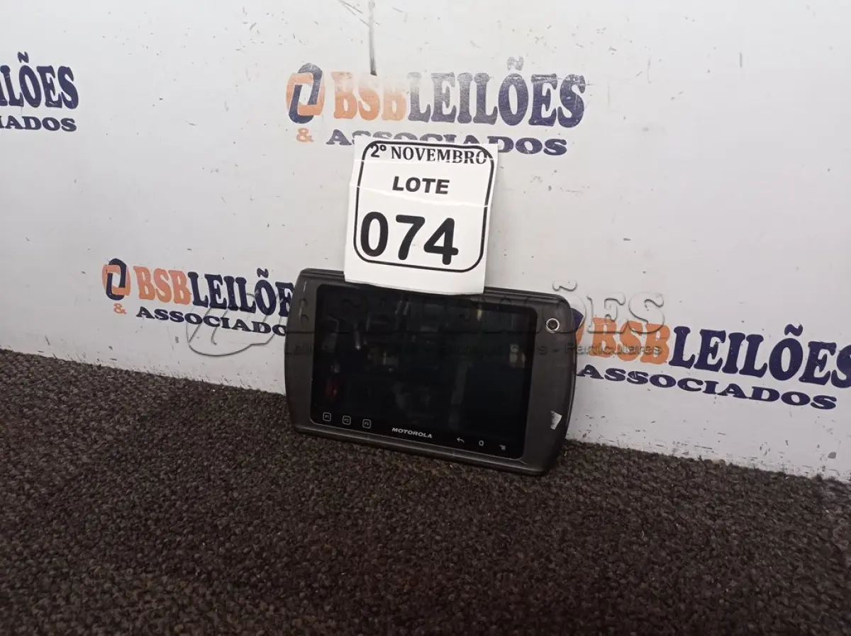 LOTE 074 - 01 TABLET MARCA MOTOROLA MODELO ET1 S/CARREGADOR. (NO ESTADO) ATENÇÃO! FAZER A VISITAÇÃO ANTES DE ARREMATAR, NÃO SABEMOS SE FUNCIONA. LEILÃO NÃO TEM GARANTIA E NEM DEVOLUÇÃO, SUJEITO A POSSÍVEIS AVARIAS VISÍVEIS/OCULTAS E/OU AUSÊNCIA DE COMPONENTES.
