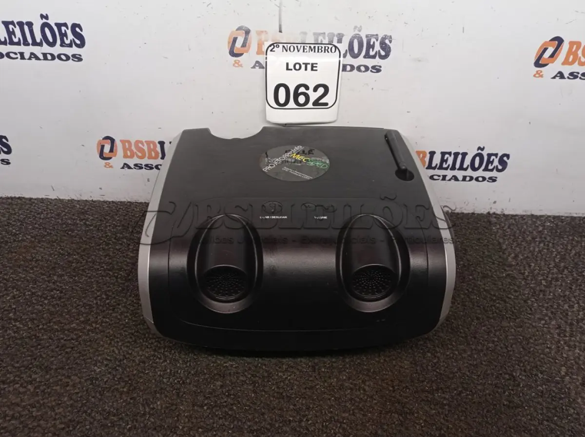 LOTE 062 - 01 PROJETOR MARCA PROINFO. (NO ESTADO) ATENÇÃO! FAZER A VISITAÇÃO ANTES DE ARREMATAR, NÃO SABEMOS SE FUNCIONA. LEILÃO NÃO TEM GARANTIA E NEM DEVOLUÇÃO, SUJEITO A POSSÍVEIS AVARIAS VISÍVEIS/OCULTAS E/OU AUSÊNCIA DE COMPONENTES.
