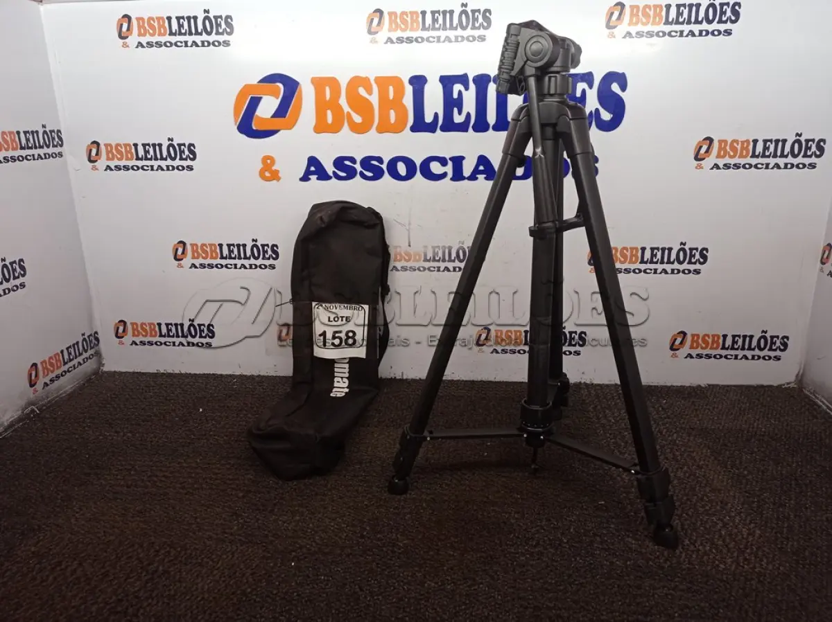 LOTE 158 - 01 TRIPÉ P/ CÂMERA FOTOGRÁFICA MARCA TOMATE. (NO ESTADO) ATENÇÃO! FAZER A VISITAÇÃO ANTES DE ARREMATAR, NÃO SABEMOS SE FUNCIONA. LEILÃO NÃO TEM GARANTIA E NEM DEVOLUÇÃO, SUJEITO A POSSÍVEIS AVARIAS VISÍVEIS/OCULTAS E/OU AUSÊNCIA DE COMPONENTES.