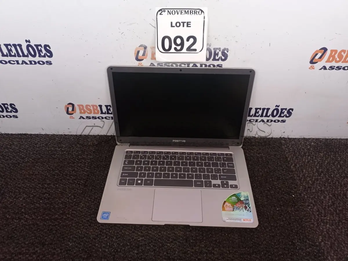 LOTE 092 - 01 NOTEBOOK MARCA POSITIVO. (NO ESTADO) ATENÇÃO! FAZER A VISITAÇÃO ANTES DE ARREMATAR, NÃO SABEMOS SE FUNCIONA. LEILÃO NÃO TEM GARANTIA E NEM DEVOLUÇÃO, SUJEITO A POSSÍVEIS AVARIAS VISÍVEIS/OCULTAS E/OU AUSÊNCIA DE COMPONENTES.