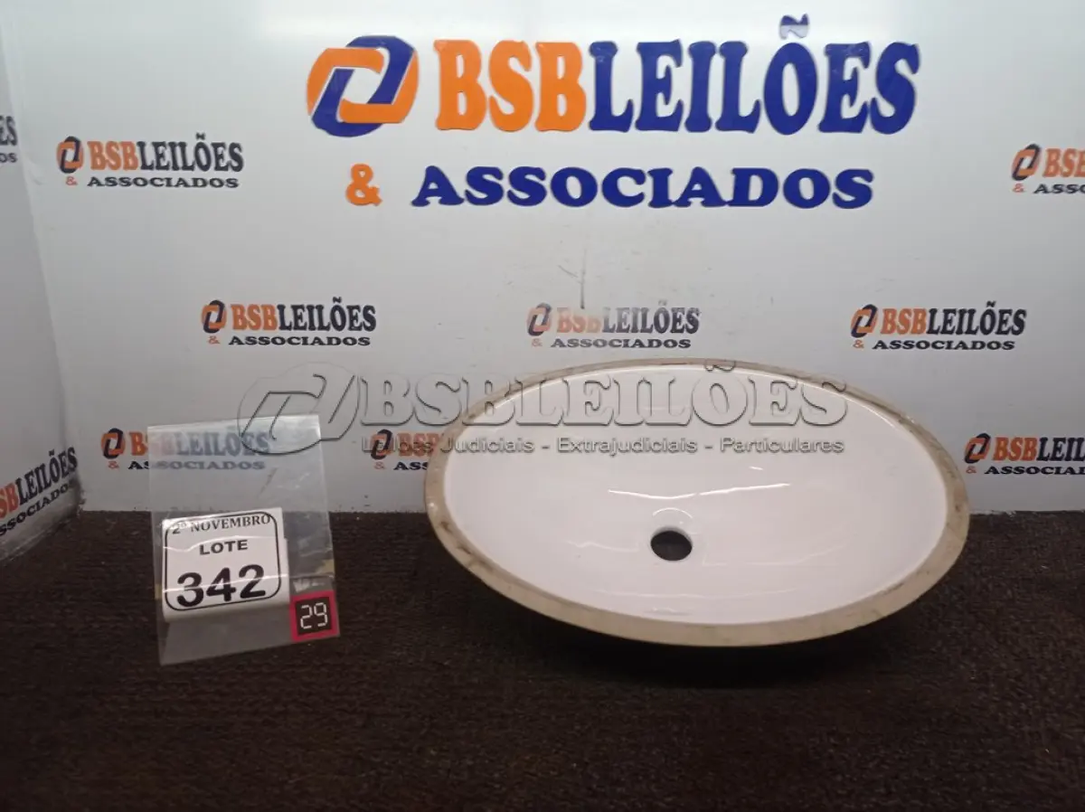 LOTE 342 - 01 CUBA OVAL NA COR BRANCA(NOVO). (NO ESTADO) ATENÇÃO! FAZER A VISITAÇÃO ANTES DE ARREMATAR, NÃO SABEMOS SE FUNCIONA. LEILÃO NÃO TEM GARANTIA E NEM DEVOLUÇÃO, SUJEITO A POSSÍVEIS AVARIAS VISÍVEIS/OCULTAS E/OU AUSÊNCIA DE COMPONENTES.